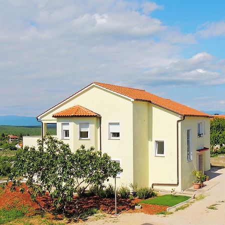 Private Accommodation Kirincic Vrh  Екстер'єр фото