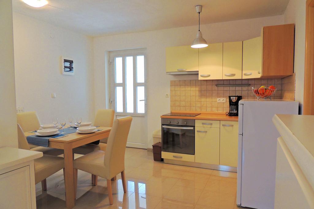 Private Accommodation Kirincic Vrh  Екстер'єр фото