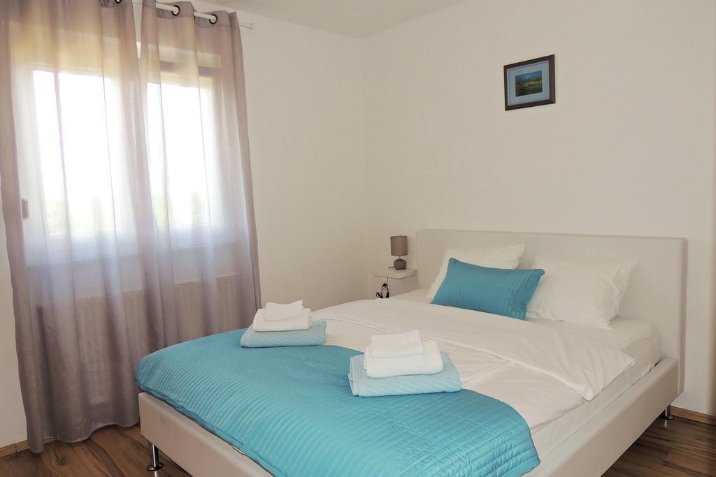 Private Accommodation Kirincic Vrh  Екстер'єр фото