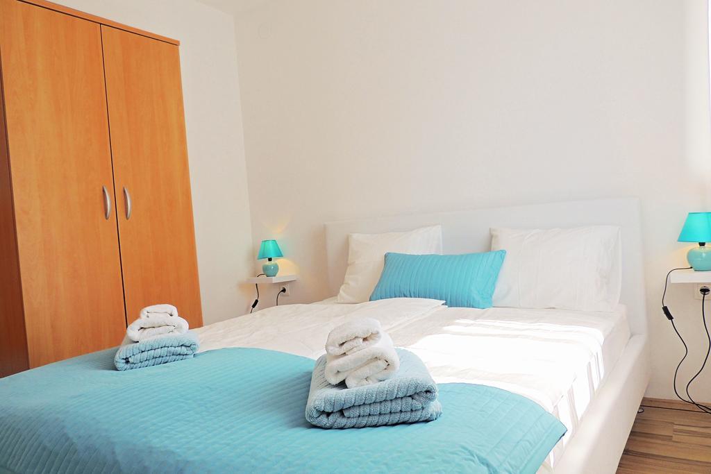 Private Accommodation Kirincic Vrh  Екстер'єр фото